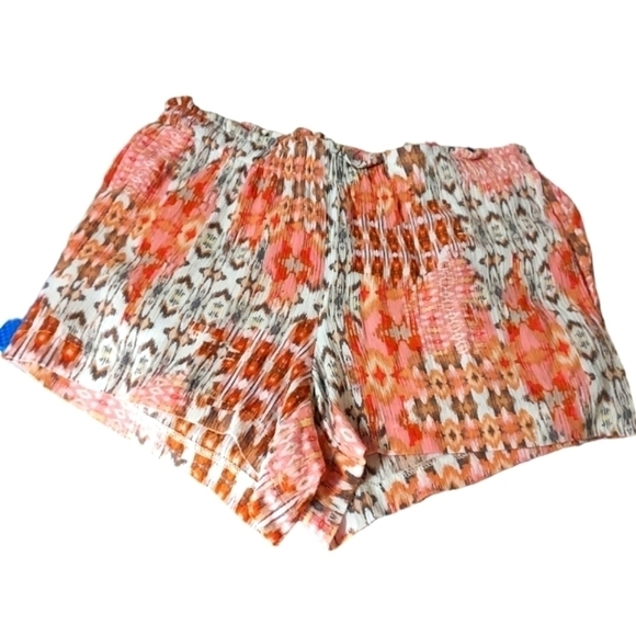 Kut From The Kloth short size 4 Made In USA 100% rayon - Picture 1 of 10